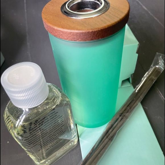 Chesapeake Bay Other - 3/$13 Essential Oil Chesapeake Bay Reed Diffuser Set